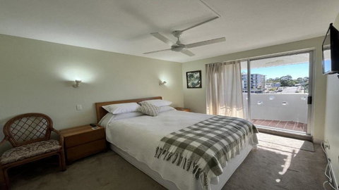 Absolute Waterfront With Rooftop! - Events Australia 3