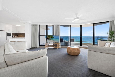 Acapulco Deluxe 2 Bedroom Apartment - CoastHM - Events Australia 1