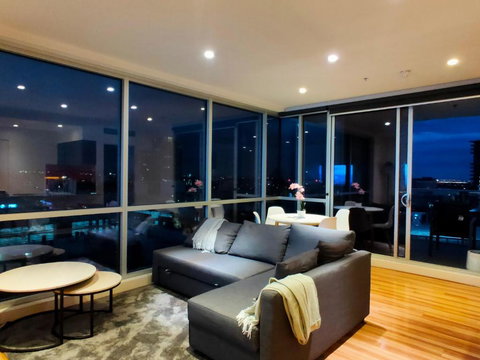 Adelaide Central Skyline Panoramic Suite - Events Australia 1