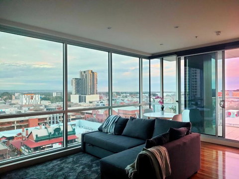 Adelaide Central Skyline Panoramic Suite - Events Australia 0