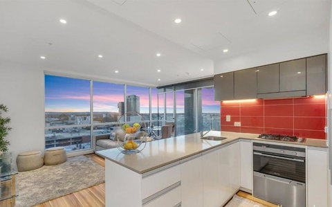 Adelaide Central Skyline Panoramic Suite - Events Australia 3