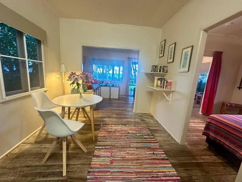 Absolute Beachfront Cottage - Events Australia 4