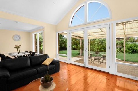 Adelaide Style Accommodation - City To Beach - Free WIFI - Free 3 Car Parking - Great Location - Tourism Bookings 0