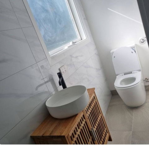 A Comfortable And Quiet 2bedroom House And A 1bedroom Bungalow - Events Australia 0