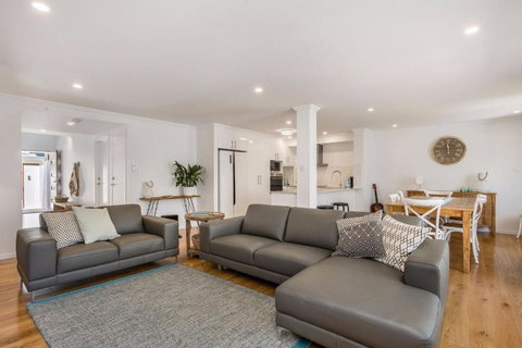 A Perfect Stay - Ocean Walk - Events Australia 1