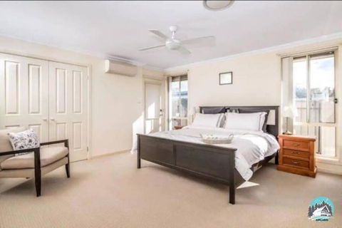 Aircabin - Tuggerawong - Lake Front - 9 Beds House - Events Australia 2