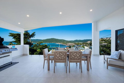 Airlie Bay View - Events Australia 0