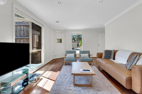 Airport West Stunner By Ready Set Stay - Events Australia 1