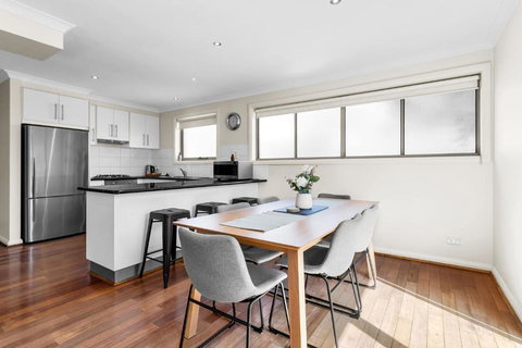 Airport West Stunner By Ready Set Stay - Events Australia 2