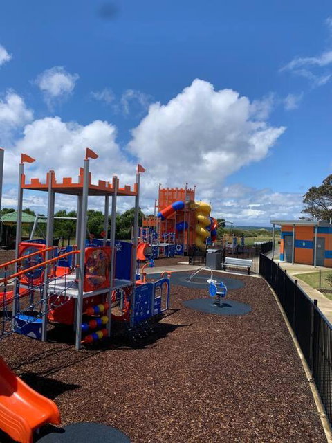 Al Mare - Mediterranean 4BR Retreat By The Sea - Events Australia 4