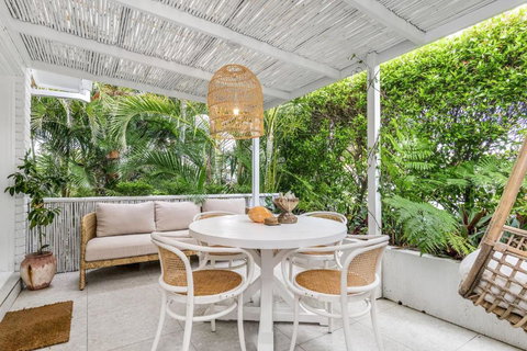 Alabaster Byron - Events Australia 0