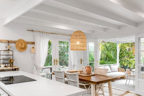 Alabaster Byron - Events Australia 2