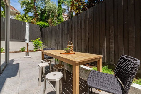 Alexandra Elegance - Riverside Living In Style - Events Australia 1