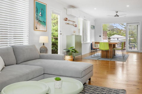 All Decked Out - Beach Retreat In Central Blairgowrie - Events Australia 0