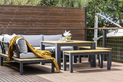 All Decked Out - Beach Retreat In Central Blairgowrie - Events Australia 2