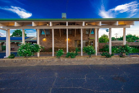 All Travellers Motor Inn - Events Australia 3