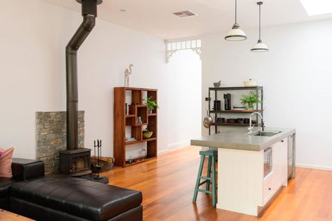 Alma, Art Deco Home In Caufield North - Events Australia 4