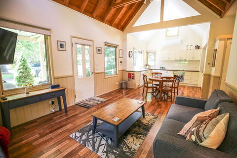 Alpine Arnica Cottage 1 - Events Australia 0