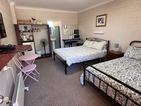 ALPINE COUNTRY MOTEL Plus FREE COFFEE - Events Australia 1