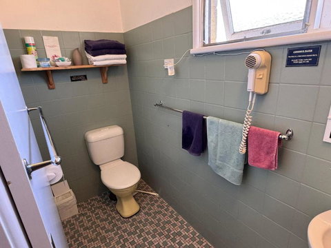 ALPINE COUNTRY MOTEL Plus FREE COFFEE - Events Australia 2