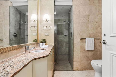 Amazing Apartment In Sydney CBD With Rooftop Pool - Tourism Bookings 4