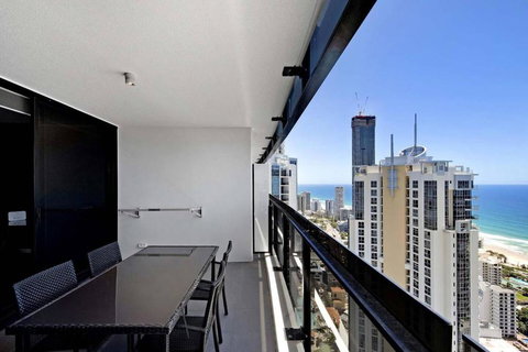 Amazing Location At Circle On Cavill - One Bedroom Self Contained Apartments - Privately Managed - Events Australia 1