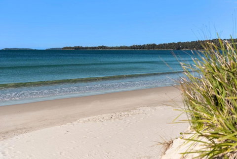 Amazing Views - Belle Escapes Jervis Bay - Events Australia 1