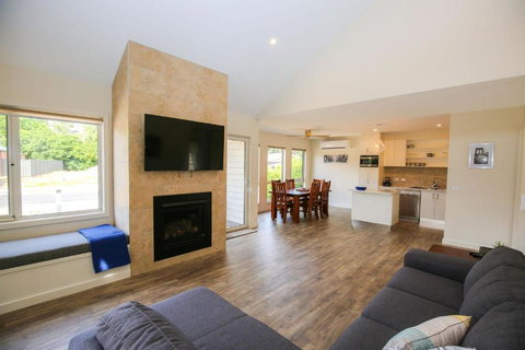 Amber Mist Villa - Two - Events Australia 0