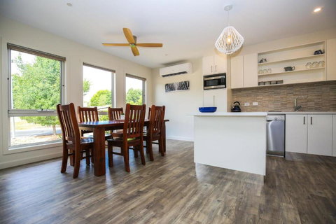 Amber Mist Villa - Two - Events Australia 3