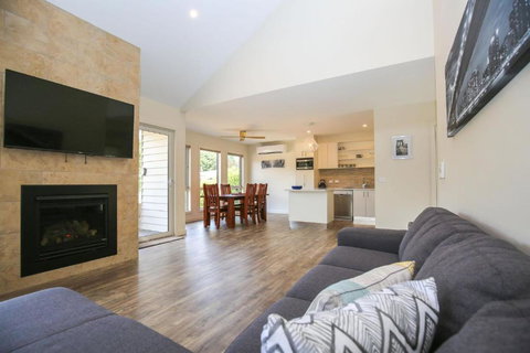 Amber Mist Villa - Two - Events Australia 2