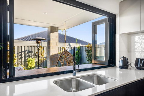 Amberton Beachs Little Paradise By Swan Bnb - Events Australia 0