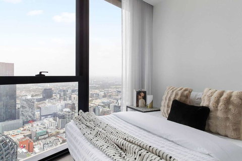 An Astonishing 3BR Apt At Sapphire By The Gardens - Events Australia 4