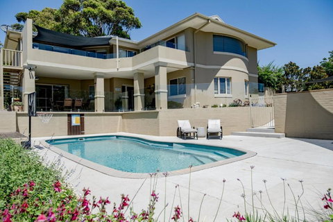 Anchors At Mollymook Beach - Events Australia 0