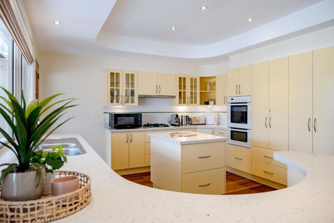 Anchors At Mollymook Beach - Events Australia 3