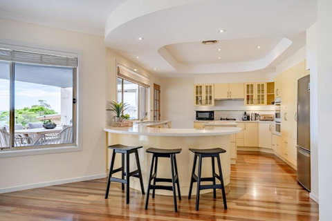 Anchors At Mollymook Beach - Events Australia 4