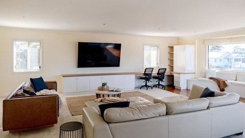 Anchors At Mollymook Beach - Events Australia 2