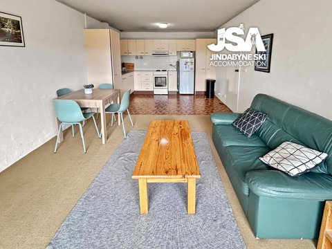 Alpine Mountain View Kirwan 10 - Events Australia 2