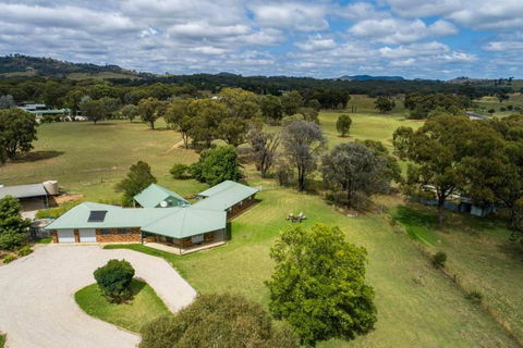 Anton Pavilion - Cheerful Country Solace In Mudgee - Events Australia 4