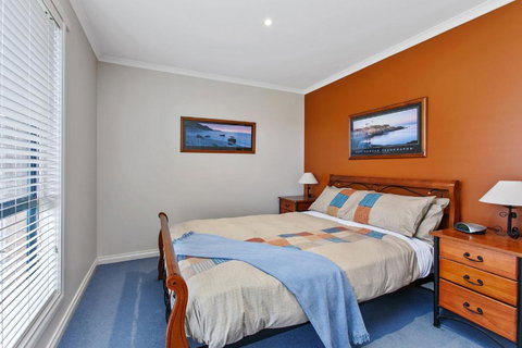 Apollo Bay Hideaway 5 Minute Walk To The Beach - Events Australia 3