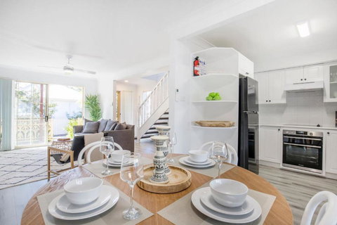 Aquamarine - Events Australia 0