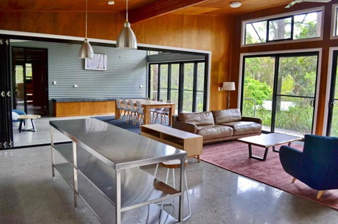 Aranakie- 7 Grey Street Arakoon - Full Linen Provided - Events Australia 0