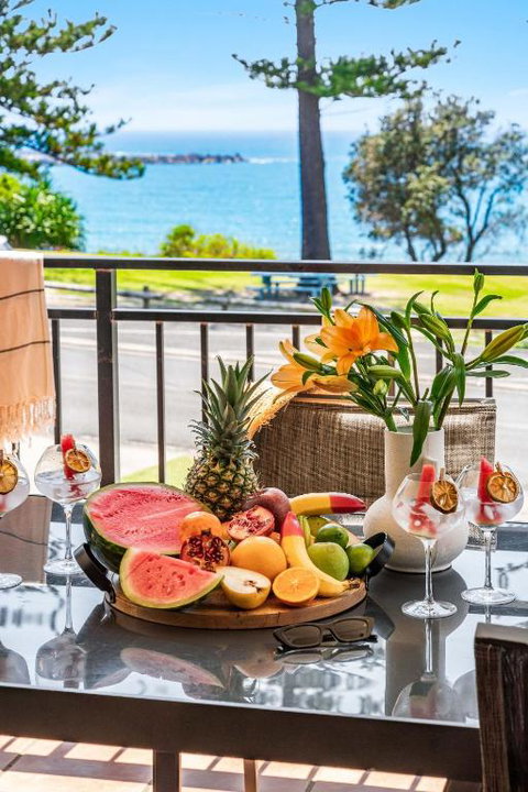 Arcoola 2 - Views Over Main Beach - Events Australia 1