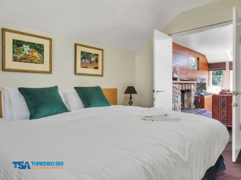 Aspect 2A - Tourism Bookings 4