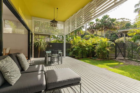 At Lizzie - Events Australia 0