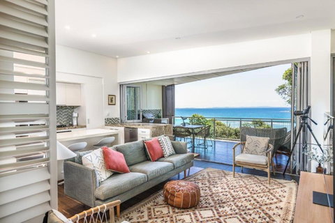 At Waves Penthouse Unit15 - Events Australia 1