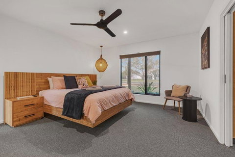 At Winbi- Echuca Holiday Homes - Events Australia 4