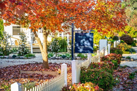 Autumn Beauty - Mountain View Cottage 3 - Events Australia 1