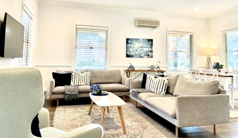 Autumn Beauty - Mountain View Cottage 3 - Events Australia 4