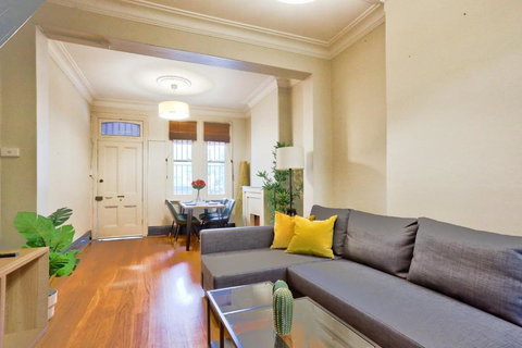 Awesome 2 Bedroom House Surry Hills - Events Australia 3