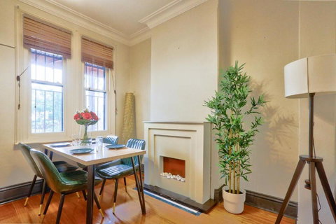 Awesome 2 Bedroom House Surry Hills - Events Australia 4